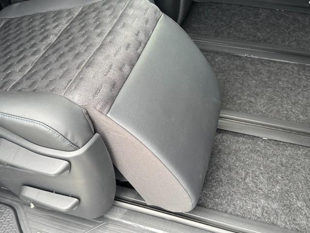 ヴォクシー ハイブリッドS-Z 10.5型DA フルセグTV 13.2型後席モニター パワーバックドア 前席、後席シートヒーター 三眼LEDヘッドライト CD,DVDデッキ AC100V電源 ETC2.0 純正17AW HDMI端子(6枚目)