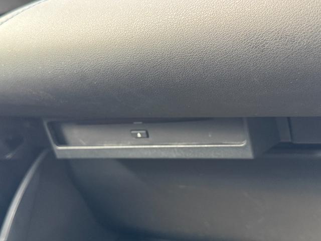 ヴォクシー ハイブリッドS-Z 10.5型DA フルセグTV 13.2型後席モニター パワーバックドア 前席、後席シートヒーター 三眼LEDヘッドライト CD,DVDデッキ AC100V電源 ETC2.0 純正17AW HDMI端子(64枚目)