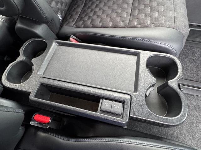 ヴォクシー ハイブリッドS-Z 10.5型DA フルセグTV 13.2型後席モニター パワーバックドア 前席、後席シートヒーター 三眼LEDヘッドライト CD,DVDデッキ AC100V電源 ETC2.0 純正17AW HDMI端子(69枚目)