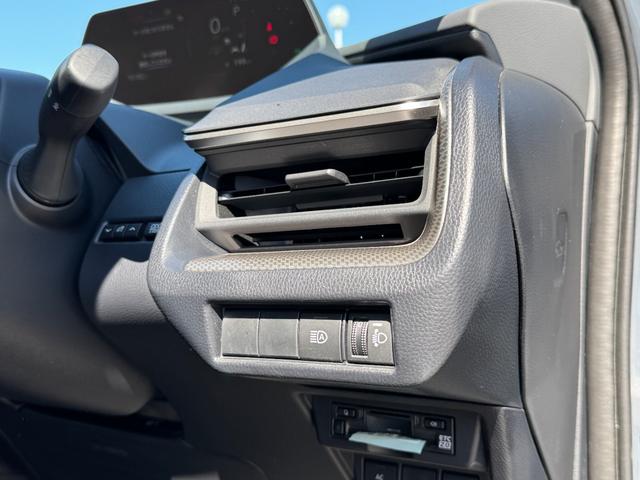 プリウス G 純正8型DA フルセグTV バックカメラ ブラインドスポットモニター シートヒータ HDMI AC100V電源 ETC バックカメラ クルーズコントロール トヨタセーフティセンス 純正19インチアルミ(51枚目)