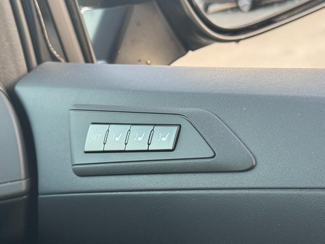 アルファード ２．５Ｓ　Ｃパッケージ　メーカーナビ　ルーフ　ＪＢＬプレミアサウンドシステム　デジタルインナーミラー　後席モニター　スペアタイヤ　ＥＴＣ　パノラミックビューモニター　ブラインドスポットモニター　レーダークルーズコントロール（46枚目）