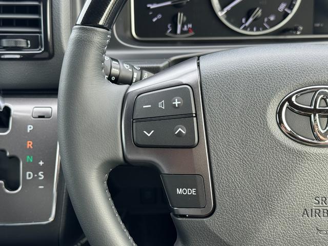 ハイエースバン ロングスーパーGL ダークプライムS パノラミックビューモニター デジタルインナーミラー トヨタセーフティーセンス 専用メッキエンブレム 両側デュアルパワースライドドア スカッフプレート 4本出しスポークステアリングホイール スマートキー(51枚目)