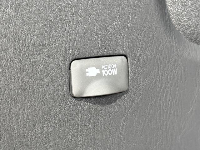 ハイエースバン ロングスーパーGL ダークプライムS パノラミックビューモニター デジタルインナーミラー トヨタセーフティーセンス 専用メッキエンブレム 両側デュアルパワースライドドア スカッフプレート 4本出しスポークステアリングホイール スマートキー(70枚目)