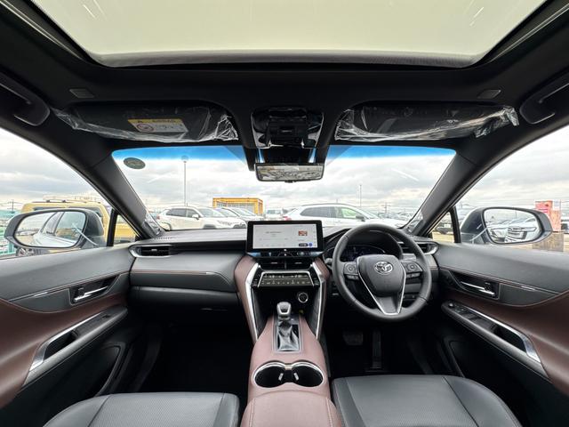 ハリアーハイブリッド Z レザーパッケージ パノラミックビューモニター 調光パノラマルーフ 4WD スペアタイヤ ブラウン革 12.3型JBLナビ ETC2.0 デジタルインナーミラー録画機能 ヘッドアップディスプレイ BSM パワーバックドア(3枚目)