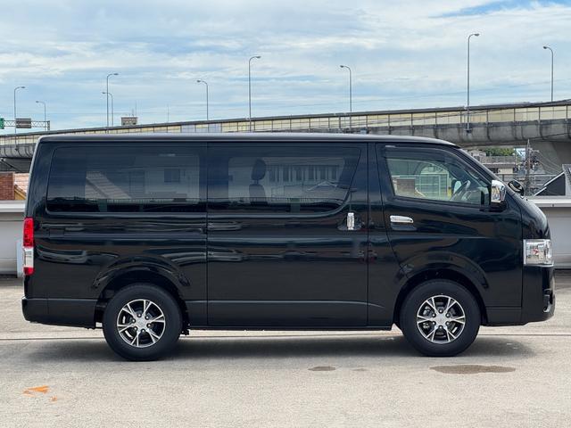 ハイエースバン スーパーGL ダークプライムII デジタルインナーミラー パノラミックビューモニター 両側パワースライド 純正15AW アクセサリーコンセント 衝突軽減ブレーキ フロントドアスカッフプレート スポークステアリング レーンキープアシスト(13枚目)