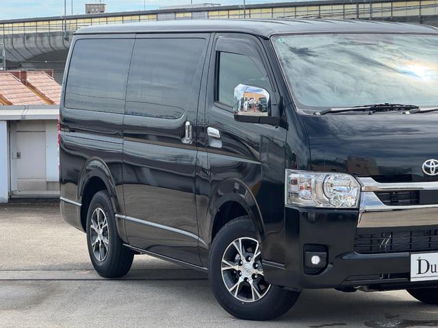 ハイエースバン スーパーGL ダークプライムII デジタルインナーミラー パノラミックビューモニター 両側パワースライド 純正15AW アクセサリーコンセント 衝突軽減ブレーキ フロントドアスカッフプレート スポークステアリング レーンキープアシスト(15枚目)