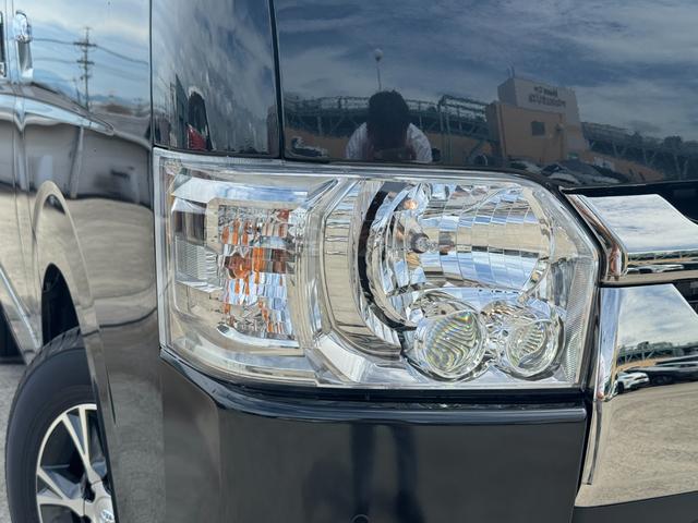 ハイエースバン スーパーGL ダークプライムII デジタルインナーミラー パノラミックビューモニター 両側パワースライド 純正15AW アクセサリーコンセント 衝突軽減ブレーキ フロントドアスカッフプレート スポークステアリング レーンキープアシスト(16枚目)