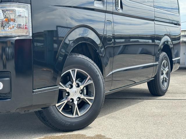 ハイエースバン スーパーGL ダークプライムII デジタルインナーミラー パノラミックビューモニター 両側パワースライド 純正15AW アクセサリーコンセント 衝突軽減ブレーキ フロントドアスカッフプレート スポークステアリング レーンキープアシスト(24枚目)