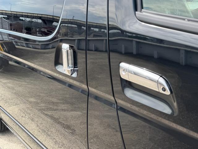 ハイエースバン スーパーGL ダークプライムII デジタルインナーミラー パノラミックビューモニター 両側パワースライド 純正15AW アクセサリーコンセント 衝突軽減ブレーキ フロントドアスカッフプレート スポークステアリング レーンキープアシスト(36枚目)