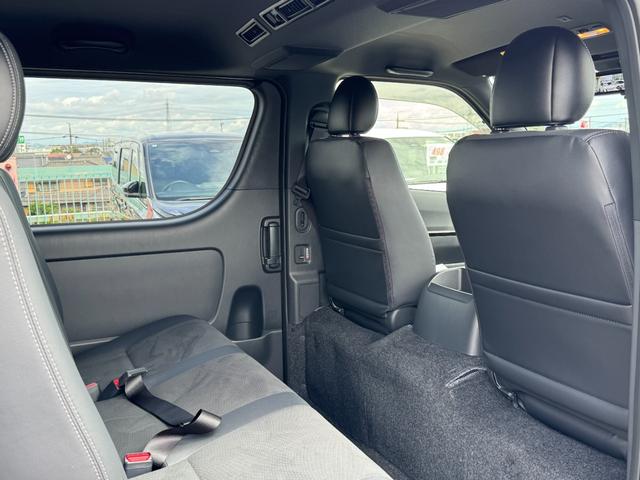 ハイエースバン スーパーGL ダークプライムII デジタルインナーミラー パノラミックビューモニター 両側パワースライド 純正15AW アクセサリーコンセント 衝突軽減ブレーキ フロントドアスカッフプレート スポークステアリング レーンキープアシスト(62枚目)