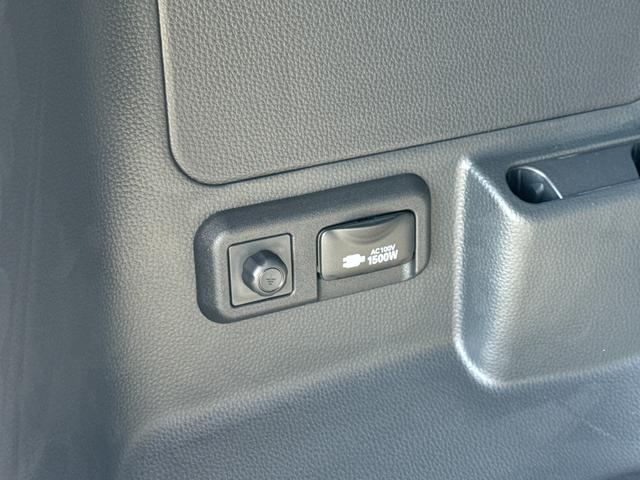 ヴォクシー ハイブリッドS-Z 10.5型DA フルセグ パノラミックビューモニター ユニバーサルステップ パワーバックドア 前席、後席シートヒーター CD,DVDデッキ 三眼LEDヘッド ETC2.0 トヨタチームメイト カイテキ(9枚目)