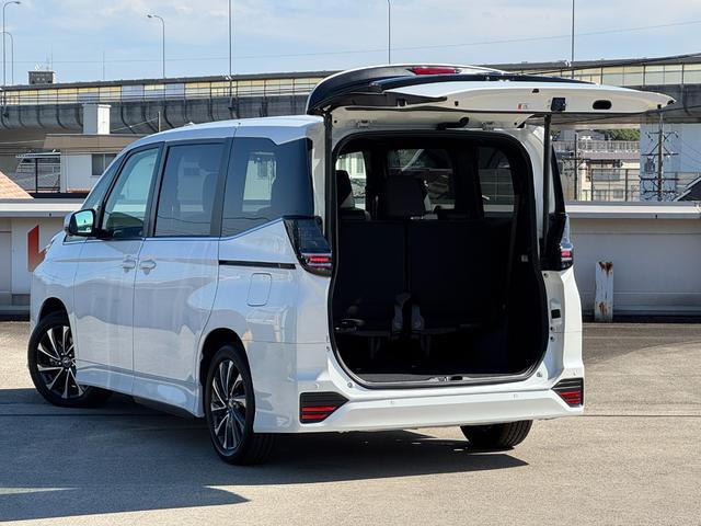 ヴォクシー ハイブリッドS-Z 10.5型DA フルセグ パノラミックビューモニター ユニバーサルステップ パワーバックドア 前席、後席シートヒーター CD,DVDデッキ 三眼LEDヘッド ETC2.0 トヨタチームメイト カイテキ(31枚目)