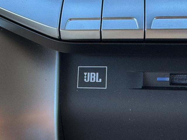 【ＪＢＬプレミアムサウンドシステム】ＪＢＬプレミアムサウンドシステムです！！高音質ですのでドライブが楽しくなること間違いなしです！音割れも少ないので聞いていても楽しく音楽をお聞きできると思います！！！