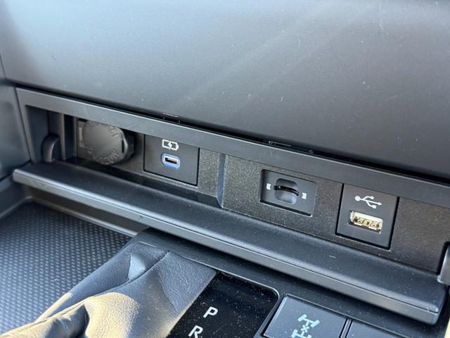 【ＵＳＢポート】スマートフォンや、そのほかの電子機器の充電にお使いいただけます！また、弊社オリジナルのアロマディフューザーも販売しておりますので、そちらにもお使いいただけます！ご連絡お待ちしております