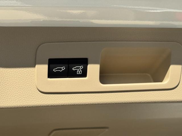 【パワーバックドアゲート】バックドアも自動で楽々操作可能です！ボタン一つで開閉できますので、手がふさがっても荷物の乗り降りができます！是非ご連絡ください！！Ｄｕｘｙ清須店０５２−４００−０８５５まで！