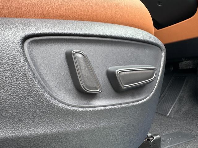 ヴェルファイアハイブリッド Ｚ　プレミア　モデリスタエアロ　独立ルーフ　デジタルミラー　後席モニター　ユニバーサルステップ　１４インチナビ　フルセグＴＶ　パノラミックビューモニター　ブラインドスポットモニター　トヨタチームメイト　茶革シート（43枚目）