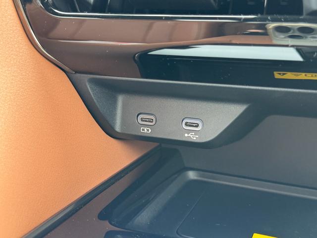 ヴェルファイアハイブリッド Ｚ　プレミア　モデリスタエアロ　独立ルーフ　デジタルミラー　後席モニター　ユニバーサルステップ　１４インチナビ　フルセグＴＶ　パノラミックビューモニター　ブラインドスポットモニター　トヨタチームメイト　茶革シート（59枚目）