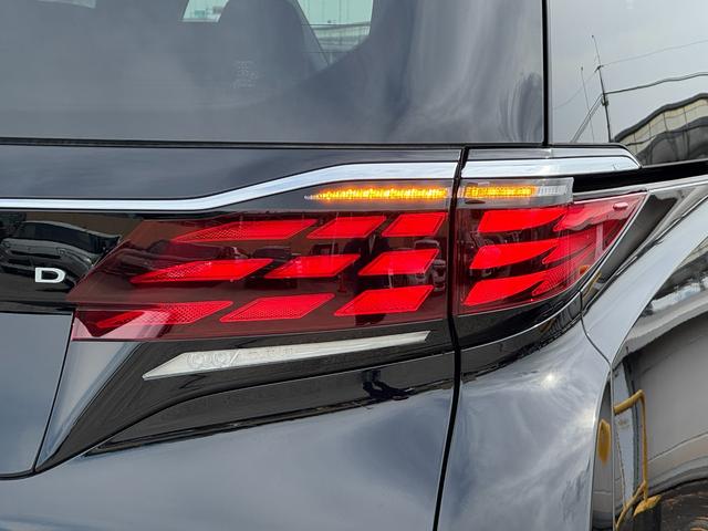 アルファードハイブリッド Ｚ　モデリスタエアロマフラー　左右独立ムーンルーフ　デジタルインナーミラー　純正１４型ナビ　フルセグＴＶ　パノラミックビューモニター　ブラインドスポットモニター　レーダークルーズコントロール　ＥＴＣ２．０（32枚目）