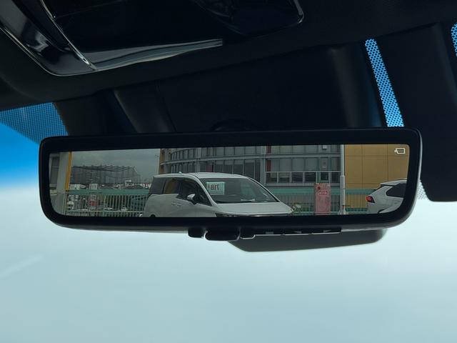 ハリアーハイブリッド Ｚ　レザーパッケージ　黒内装　デジタルミラー　１２．３ＪＢＬサウンドナビ　フルセグＴＶ　パノラミックビューモニター　ブラインドスポットモニター　パワーバックドア　シートヒーター＆クーラー　ＥＴＣ２．０　スペアタイヤ　ＨＵＤ（4枚目）