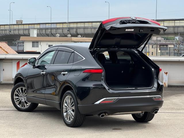 ハリアーハイブリッド Ｚ　レザーパッケージ　黒内装　デジタルミラー　１２．３ＪＢＬサウンドナビ　フルセグＴＶ　パノラミックビューモニター　ブラインドスポットモニター　パワーバックドア　シートヒーター＆クーラー　ＥＴＣ２．０　スペアタイヤ　ＨＵＤ（29枚目）