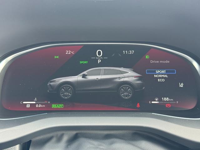 ハリアーハイブリッド Ｚ　レザーパッケージ　黒内装　デジタルミラー　１２．３ＪＢＬサウンドナビ　フルセグＴＶ　パノラミックビューモニター　ブラインドスポットモニター　パワーバックドア　シートヒーター＆クーラー　ＥＴＣ２．０　スペアタイヤ　ＨＵＤ（72枚目）