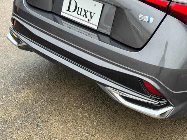 プリウス Ｓツーリングセレクション　モデリスタエアロ　ＡＬＰＩＮＥ９ナビ　フルセグＴＶ　バックカメラ　ドライブレコーダー　スペアタイヤ　前席シートヒーター　トヨタセーフティセンス　ＥＴＣ　レーダークルーズコントロール　純正１７インチＡＷ（5枚目）