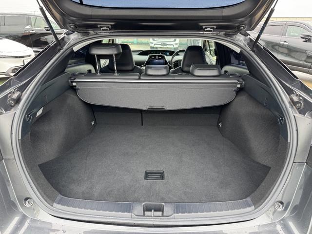 プリウス Ｓツーリングセレクション　モデリスタエアロ　ＡＬＰＩＮＥ９ナビ　フルセグＴＶ　バックカメラ　ドライブレコーダー　スペアタイヤ　前席シートヒーター　トヨタセーフティセンス　ＥＴＣ　レーダークルーズコントロール　純正１７インチＡＷ（44枚目）