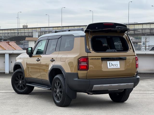 ランドクルーザー２５０ ＺＸファーストエディション　メーカーＪＢＬナビ　フルセグ　サンルーフ　トヨタチームメイト　丸目ＬＥＤヘッドランプ　デジタルインナーミラー　ブラックルーフレール　クルーズコントロール　パノラミックビューモニター　ブラインドスポット（29枚目）