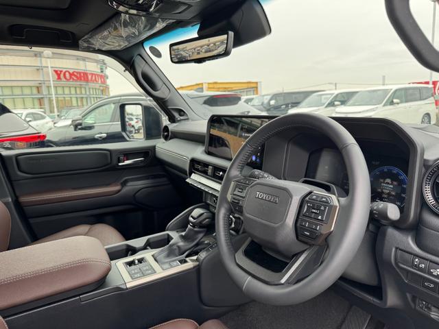 ランドクルーザー２５０ ＺＸファーストエディション　メーカーＪＢＬナビ　フルセグ　サンルーフ　トヨタチームメイト　丸目ＬＥＤヘッドランプ　デジタルインナーミラー　ブラックルーフレール　クルーズコントロール　パノラミックビューモニター　ブラインドスポット（40枚目）