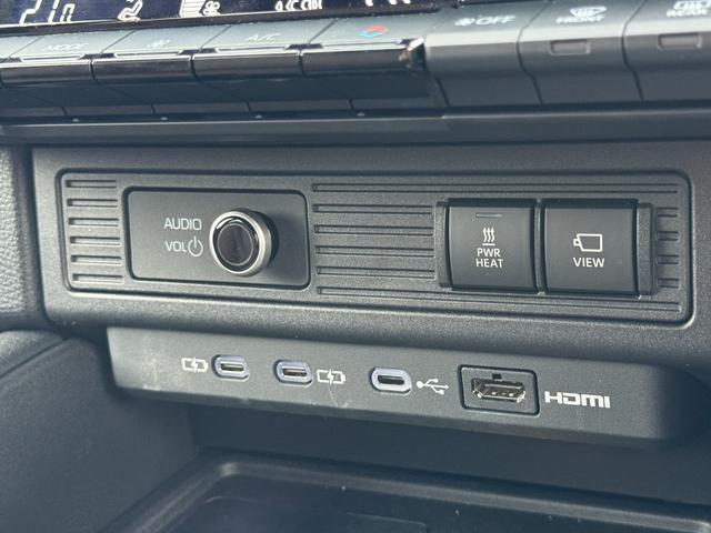 ランドクルーザー２５０ ＺＸファーストエディション　メーカーＪＢＬナビ　フルセグ　サンルーフ　トヨタチームメイト　丸目ＬＥＤヘッドランプ　デジタルインナーミラー　ブラックルーフレール　クルーズコントロール　パノラミックビューモニター　ブラインドスポット（64枚目）