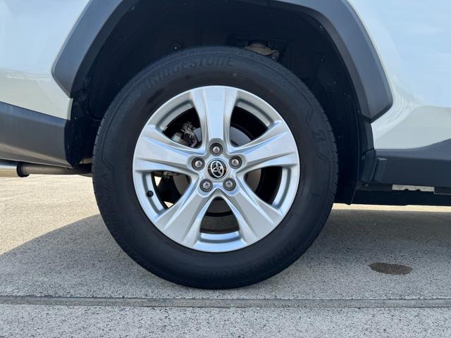 RAV4 X ALPAINナビ フルセグTV バックカメラ レーダクルーズコントロール LEDルームランプ ドライブレコーダー イエローフォグ 純正17インチアルミ トヨタセーフティセンス マルチインフォメーション(41枚目)