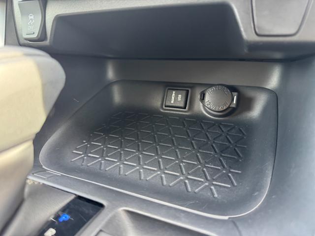 RAV4 X ALPAINナビ フルセグTV バックカメラ レーダクルーズコントロール LEDルームランプ ドライブレコーダー イエローフォグ 純正17インチアルミ トヨタセーフティセンス マルチインフォメーション(61枚目)