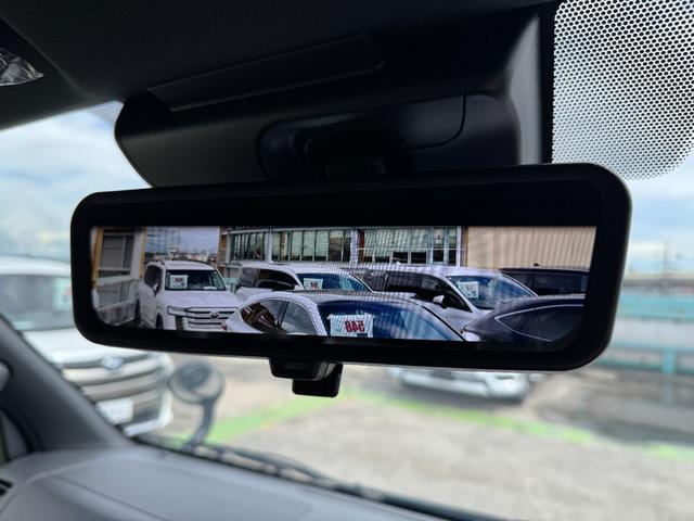 ハイエースバン スーパーGL ダークプライムII デジタルインナーミラー パノラミックビューモニター 両側パワースライド 純正15AW アクセサリーコンセント 衝突軽減ブレーキ フロントドアスカッフプレート スポークステアリング レーンキープアシスト(4枚目)