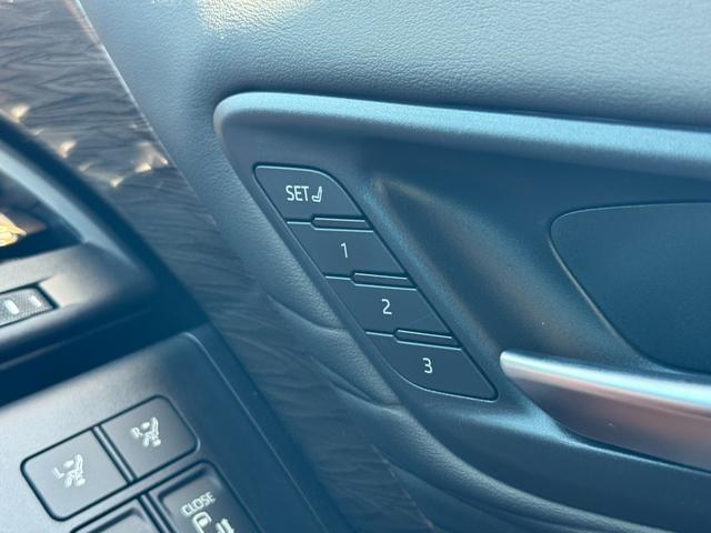 ヴェルファイアハイブリッド エグゼクティブラウンジ　茶内装　ＧＲエアロ　左右独立ルーフ　デジタルインナーミラー　純正１４型ＪＢＬサウンドナビ　リアエンターテイメントシステム　パノラミックビューモニター　ブラインドスポットモニタ　ＥＴＣ　ＨＤＭＩ入力端子（60枚目）