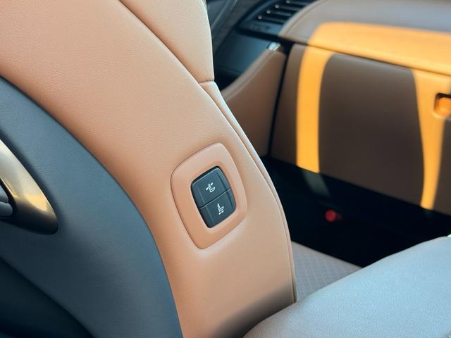 ヴェルファイアハイブリッド エグゼクティブラウンジ　茶内装　ＧＲエアロ　左右独立ルーフ　デジタルインナーミラー　純正１４型ＪＢＬサウンドナビ　リアエンターテイメントシステム　パノラミックビューモニター　ブラインドスポットモニタ　ＥＴＣ　ＨＤＭＩ入力端子（73枚目）