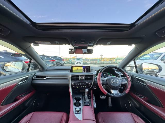 ＲＸ ＲＸ４５０ｈ　Ｆスポーツ　ＴＲＤエアロ＆４本出マフラー　全席シートヒーター　２列目パワーシート　赤革シート　パノラマルーフ　全周囲　ナビＴＶ　ＥＴＣ２．０　Ｐゲート　ＢＳＭ　ＨＵＤ　置く充電　ハンドルヒーター　ベンチレーション（6枚目）