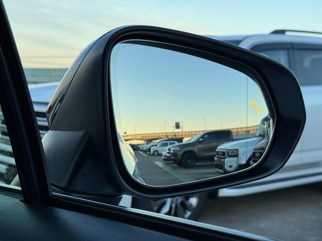 ＲＸ ＲＸ４５０ｈ　Ｆスポーツ　ＴＲＤエアロ＆４本出マフラー　全席シートヒーター　２列目パワーシート　赤革シート　パノラマルーフ　全周囲　ナビＴＶ　ＥＴＣ２．０　Ｐゲート　ＢＳＭ　ＨＵＤ　置く充電　ハンドルヒーター　ベンチレーション（8枚目）