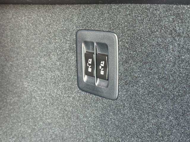 ＲＸ ＲＸ４５０ｈ　Ｆスポーツ　ＴＲＤエアロ＆４本出マフラー　全席シートヒーター　２列目パワーシート　赤革シート　パノラマルーフ　全周囲　ナビＴＶ　ＥＴＣ２．０　Ｐゲート　ＢＳＭ　ＨＵＤ　置く充電　ハンドルヒーター　ベンチレーション（43枚目）