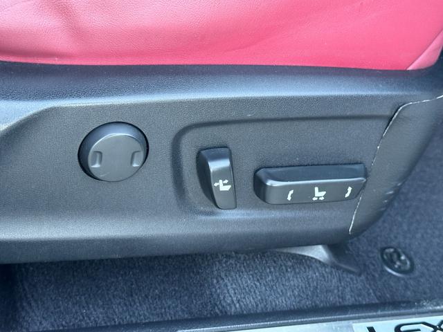 ＲＸ ＲＸ４５０ｈ　Ｆスポーツ　ＴＲＤエアロ＆４本出マフラー　全席シートヒーター　２列目パワーシート　赤革シート　パノラマルーフ　全周囲　ナビＴＶ　ＥＴＣ２．０　Ｐゲート　ＢＳＭ　ＨＵＤ　置く充電　ハンドルヒーター　ベンチレーション（53枚目）