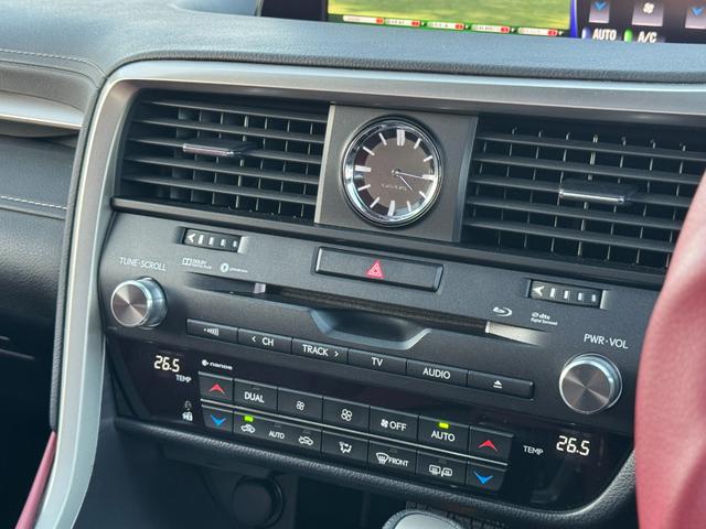 ＲＸ ＲＸ４５０ｈ　Ｆスポーツ　ＴＲＤエアロ＆４本出マフラー　全席シートヒーター　２列目パワーシート　赤革シート　パノラマルーフ　全周囲　ナビＴＶ　ＥＴＣ２．０　Ｐゲート　ＢＳＭ　ＨＵＤ　置く充電　ハンドルヒーター　ベンチレーション（59枚目）