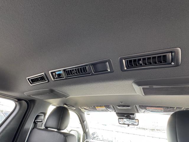 ハイエースバン ロングスーパーＧＬ　ダークプライムＳ　パノラミックビューモニター　デジタルインナーミラー　トヨタセーフティーセンス　専用メッキエンブレム　両側デュアルパワースライドドア　スカッフプレート　４本出しスポークステアリングホイール　スマートキー（64枚目）