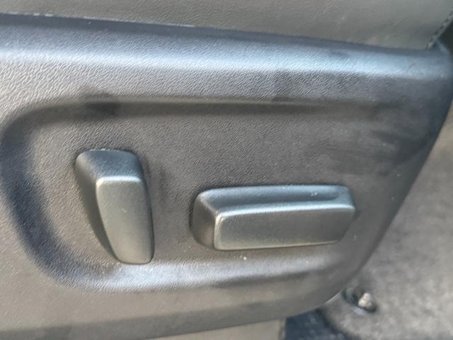 アルファード ２．５Ｓ　Ｃパッケージ　メーカーナビ　ルーフ　ＪＢＬプレミアサウンドシステム　デジタルインナーミラー　後席モニター　スペアタイヤ　ＥＴＣ　パノラミックビューモニター　ブラインドスポットモニター　レーダークルーズコントロール（42枚目）