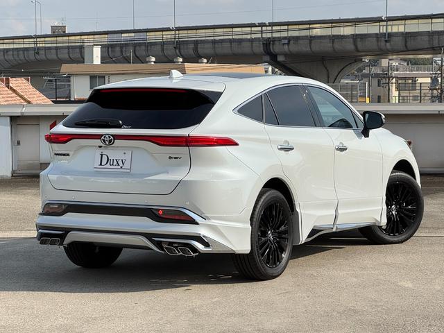 ハリアーハイブリッド Ｚ　レザーパッケージ・ナイトシェード　モデリスタフルエアロ　調光パノラマルーフ　パノラミックビューモニター　ブラインドスポットモニター　純正１２．３型ディスプレイナビ　フルセグＴＶ　寒冷地仕様　レーダークルーズコントロール　ＥＴＣ２．０（15枚目）