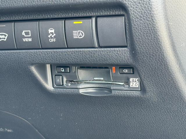 ハリアーハイブリッド Ｚ　レザーパッケージ・ナイトシェード　モデリスタフルエアロ　調光パノラマルーフ　パノラミックビューモニター　ブラインドスポットモニター　純正１２．３型ディスプレイナビ　フルセグＴＶ　寒冷地仕様　レーダークルーズコントロール　ＥＴＣ２．０（43枚目）