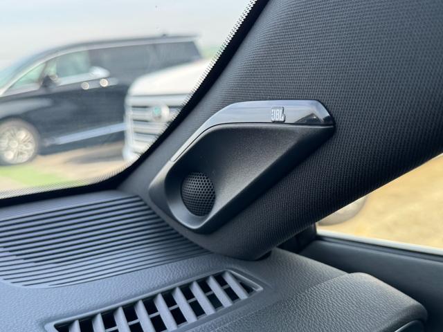 ハリアーハイブリッド Ｚ　レザーパッケージ・ナイトシェード　モデリスタフルエアロ　調光パノラマルーフ　パノラミックビューモニター　ブラインドスポットモニター　純正１２．３型ディスプレイナビ　フルセグＴＶ　寒冷地仕様　レーダークルーズコントロール　ＥＴＣ２．０（61枚目）