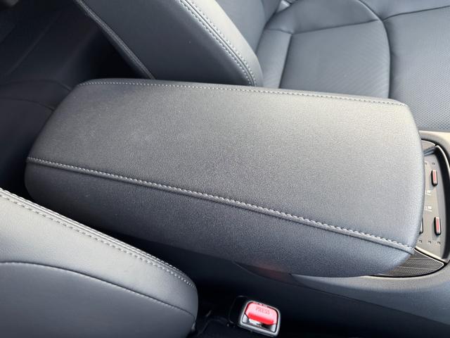 ハリアーハイブリッド Ｚ　レザーパッケージ・ナイトシェード　モデリスタフルエアロ　調光パノラマルーフ　パノラミックビューモニター　ブラインドスポットモニター　純正１２．３型ディスプレイナビ　フルセグＴＶ　寒冷地仕様　レーダークルーズコントロール　ＥＴＣ２．０（68枚目）