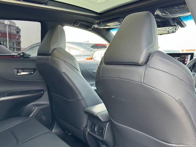 ハリアーハイブリッド Ｚ　レザーパッケージ・ナイトシェード　モデリスタフルエアロ　調光パノラマルーフ　パノラミックビューモニター　ブラインドスポットモニター　純正１２．３型ディスプレイナビ　フルセグＴＶ　寒冷地仕様　レーダークルーズコントロール　ＥＴＣ２．０（70枚目）