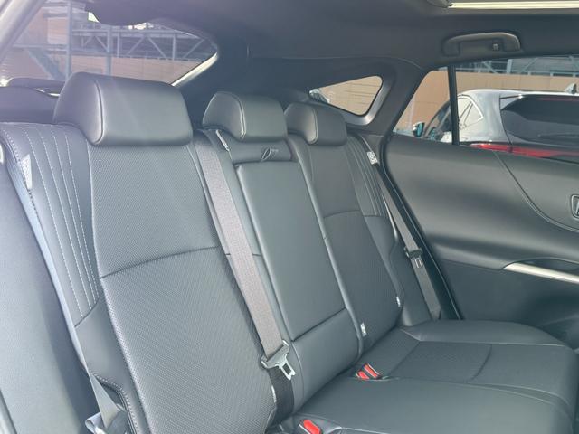 ハリアーハイブリッド Ｚ　レザーパッケージ・ナイトシェード　モデリスタフルエアロ　調光パノラマルーフ　パノラミックビューモニター　ブラインドスポットモニター　純正１２．３型ディスプレイナビ　フルセグＴＶ　寒冷地仕様　レーダークルーズコントロール　ＥＴＣ２．０（71枚目）