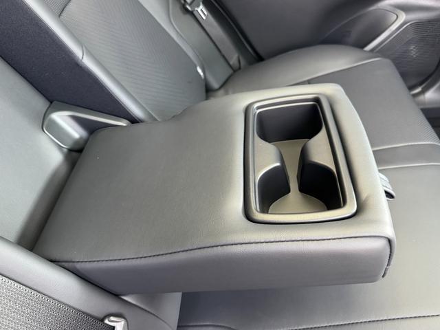 ハリアーハイブリッド Ｚ　レザーパッケージ・ナイトシェード　モデリスタフルエアロ　調光パノラマルーフ　パノラミックビューモニター　ブラインドスポットモニター　純正１２．３型ディスプレイナビ　フルセグＴＶ　寒冷地仕様　レーダークルーズコントロール　ＥＴＣ２．０（72枚目）