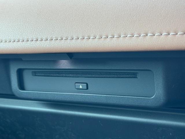 ヴェルファイアハイブリッド エグゼクティブラウンジ　左右独立ルーフ　デジタルインナーミラー　純正１４型ＪＢＬナビ　リヤエンターテイメント　フルセグＴＶ　パノラミックビューモニター　ブラインドスポットモニター　ＣＤ／ＤＶＤデッキ　ドラレコ　レーダー探知機（8枚目）